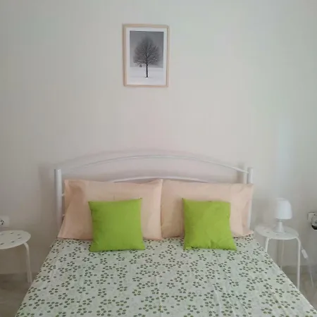 Istos 4 Apartment *
